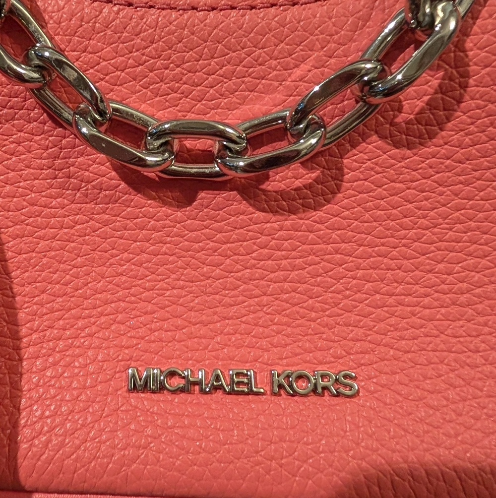 LAST CHANCE NWOT Michael Kors Cora Mini Zip Pouchette Pink Crossbody Bag - Picture 2 of 11